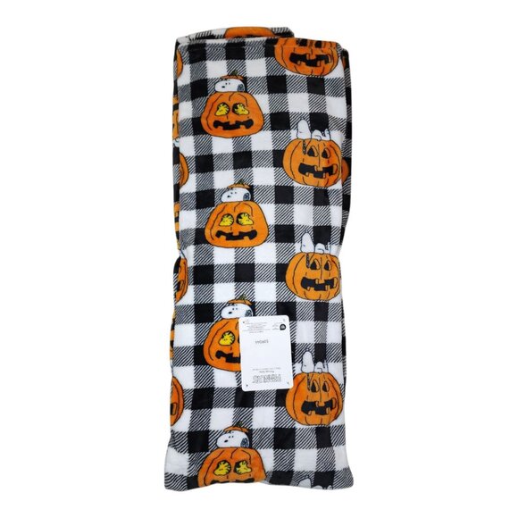 Peanuts Pet Throw By Berkshire 60" x 70" Halloween Snoopy Pumpkin Design Fall - Picture 5 of 9